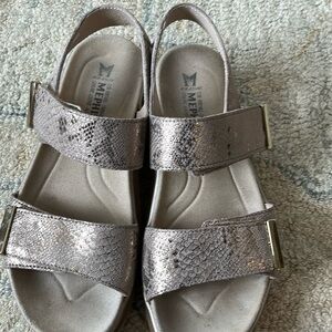 Like new Mephisto sandals. Gold and silverleather.   EU size 36